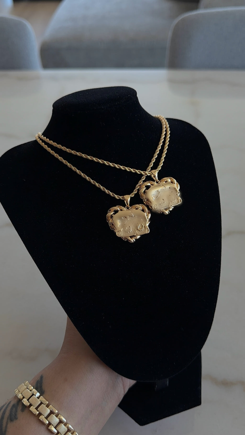 Twisty Heart BB Face Chain