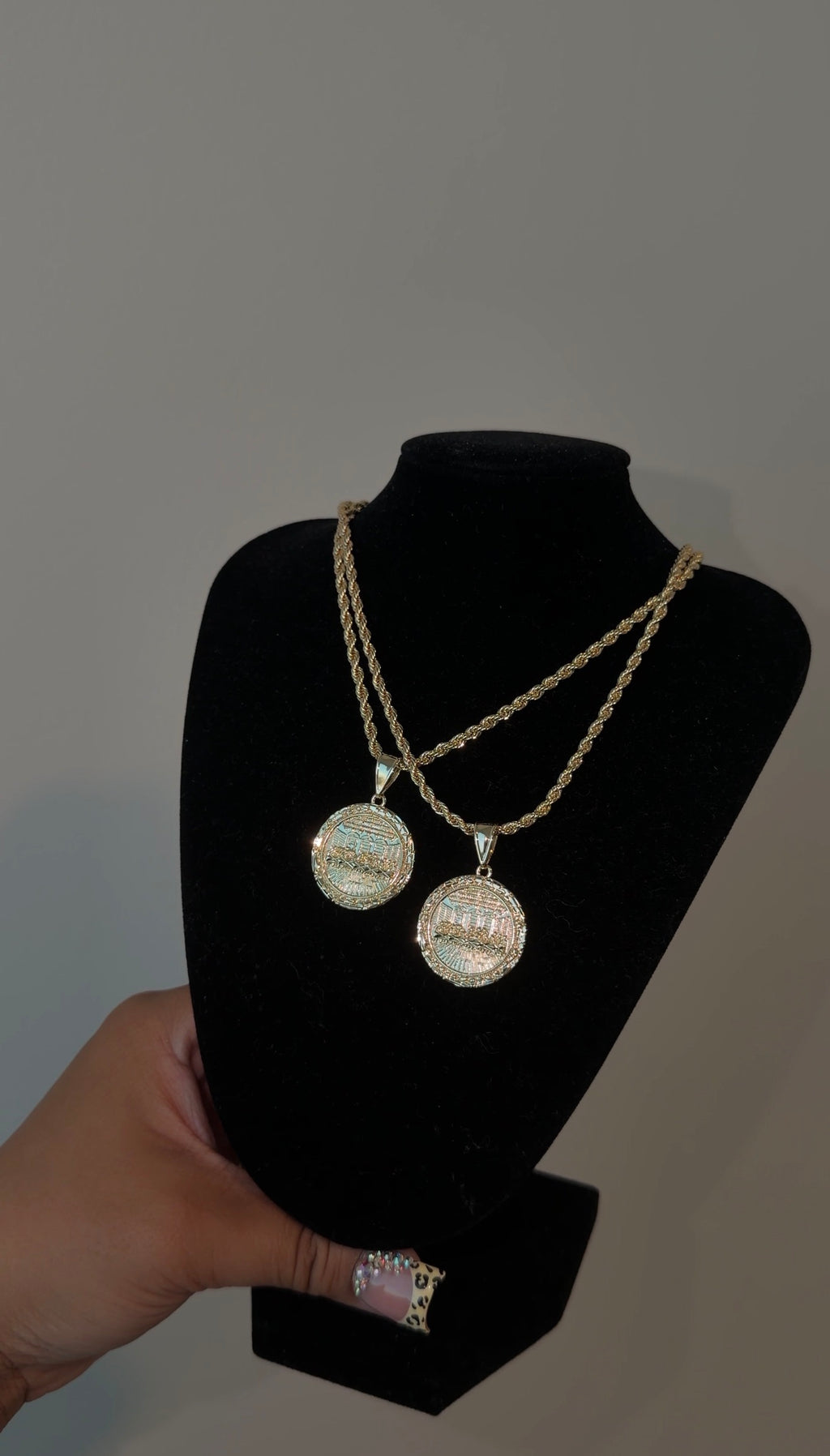 Circle Nugget Last Supper Chain