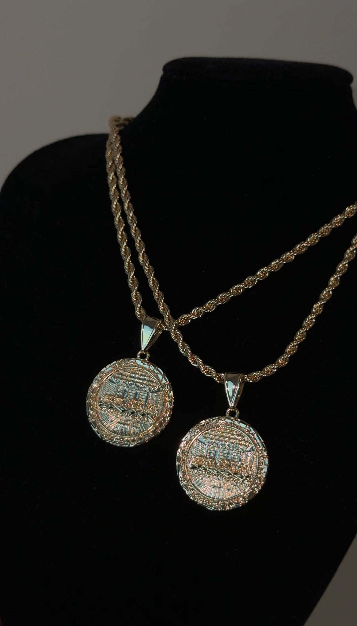 Circle Nugget Last Supper Chain