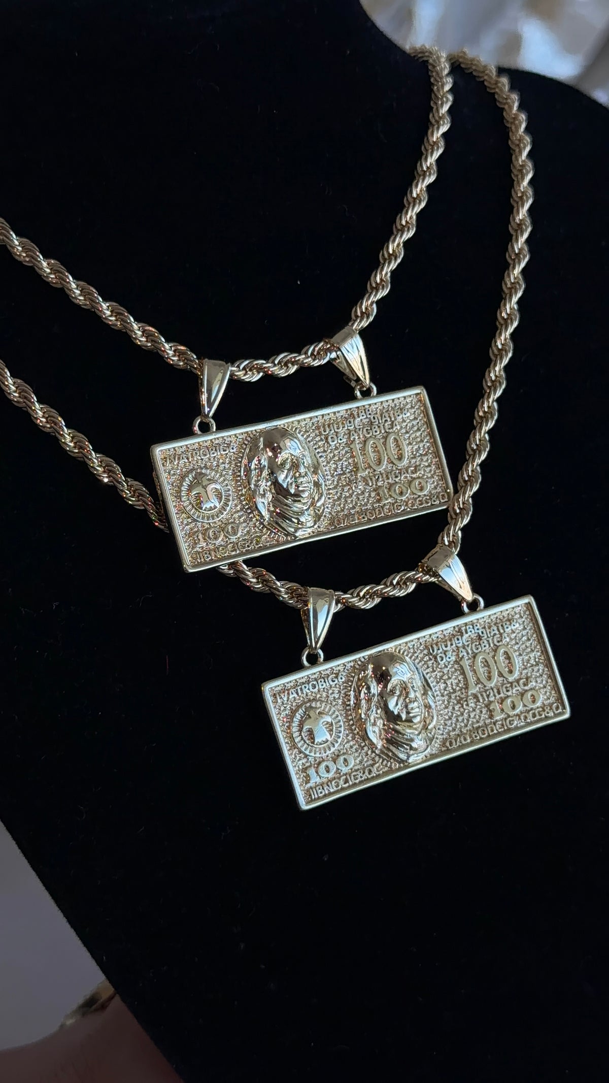 Hunnid Bill Chain