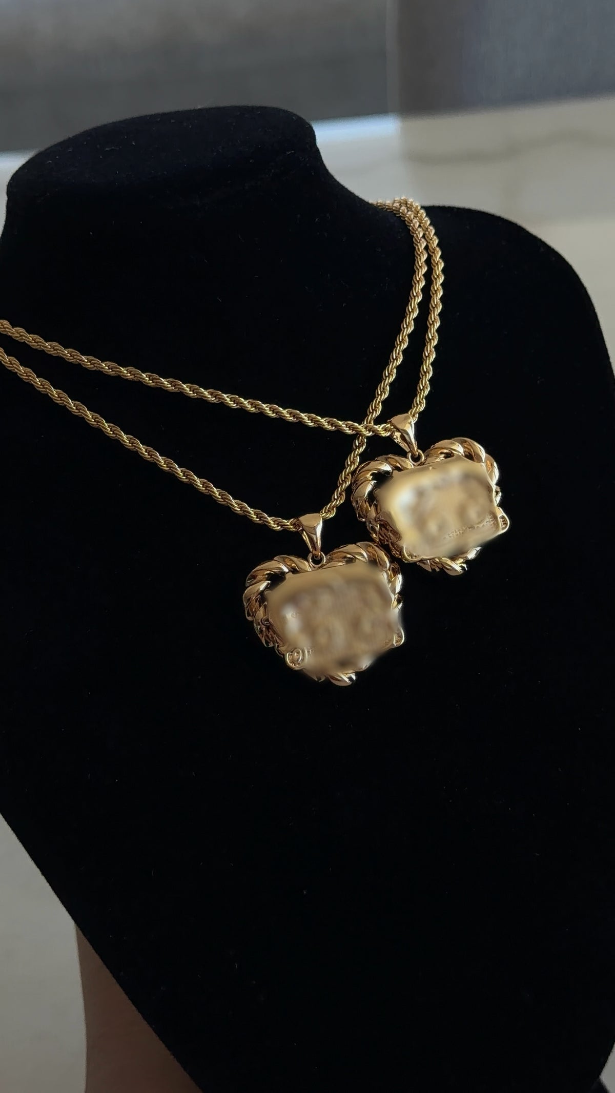 Twisty Heart BB Face Chain