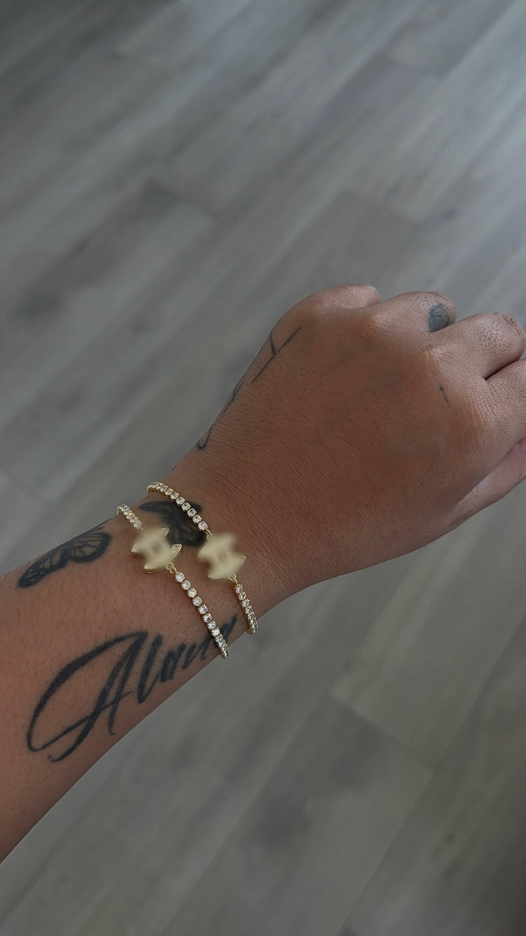 Luxxy Dainty Bling C Bracelet