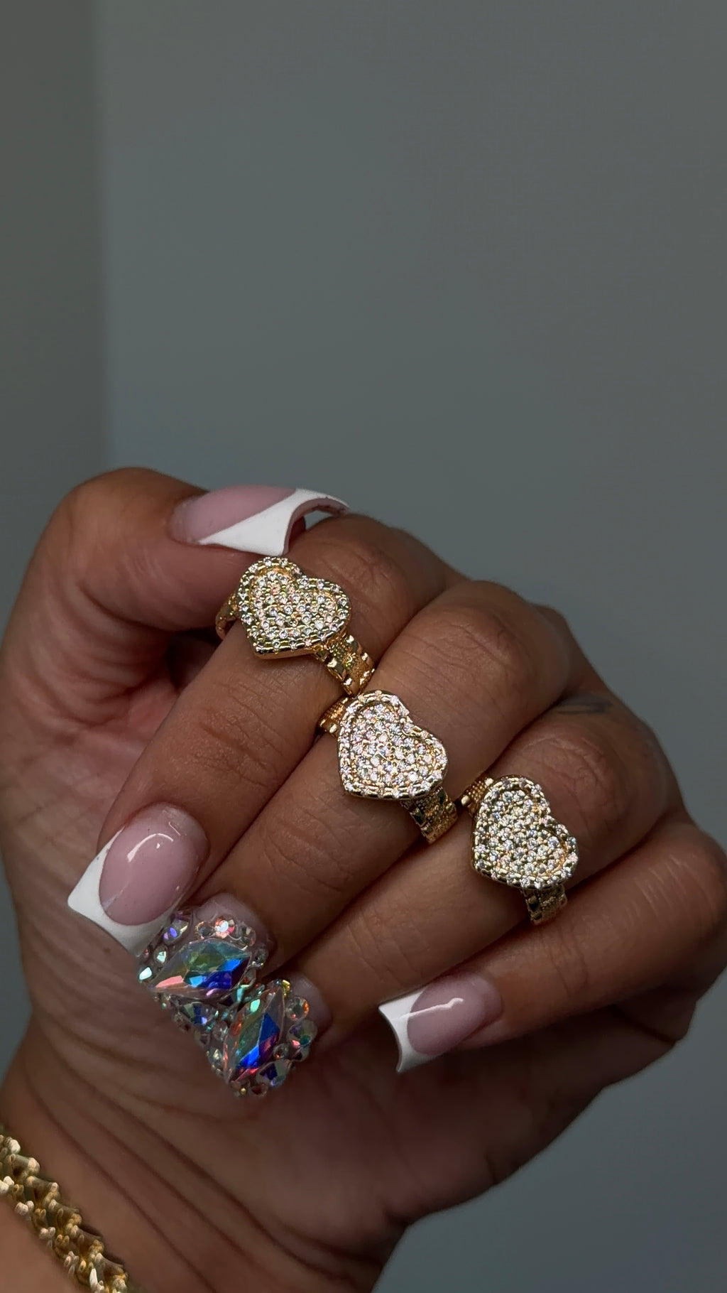 White Heart Rollie Ring